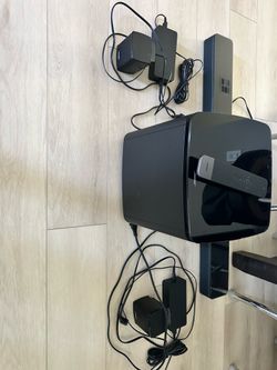 Bose 700 sound bar with speakers and subwoofer