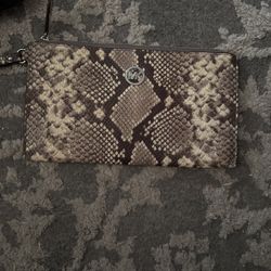 Woman’s Wallet 