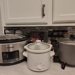 💥 $35 for 2 Crockpots & Deep Fryer Bundle