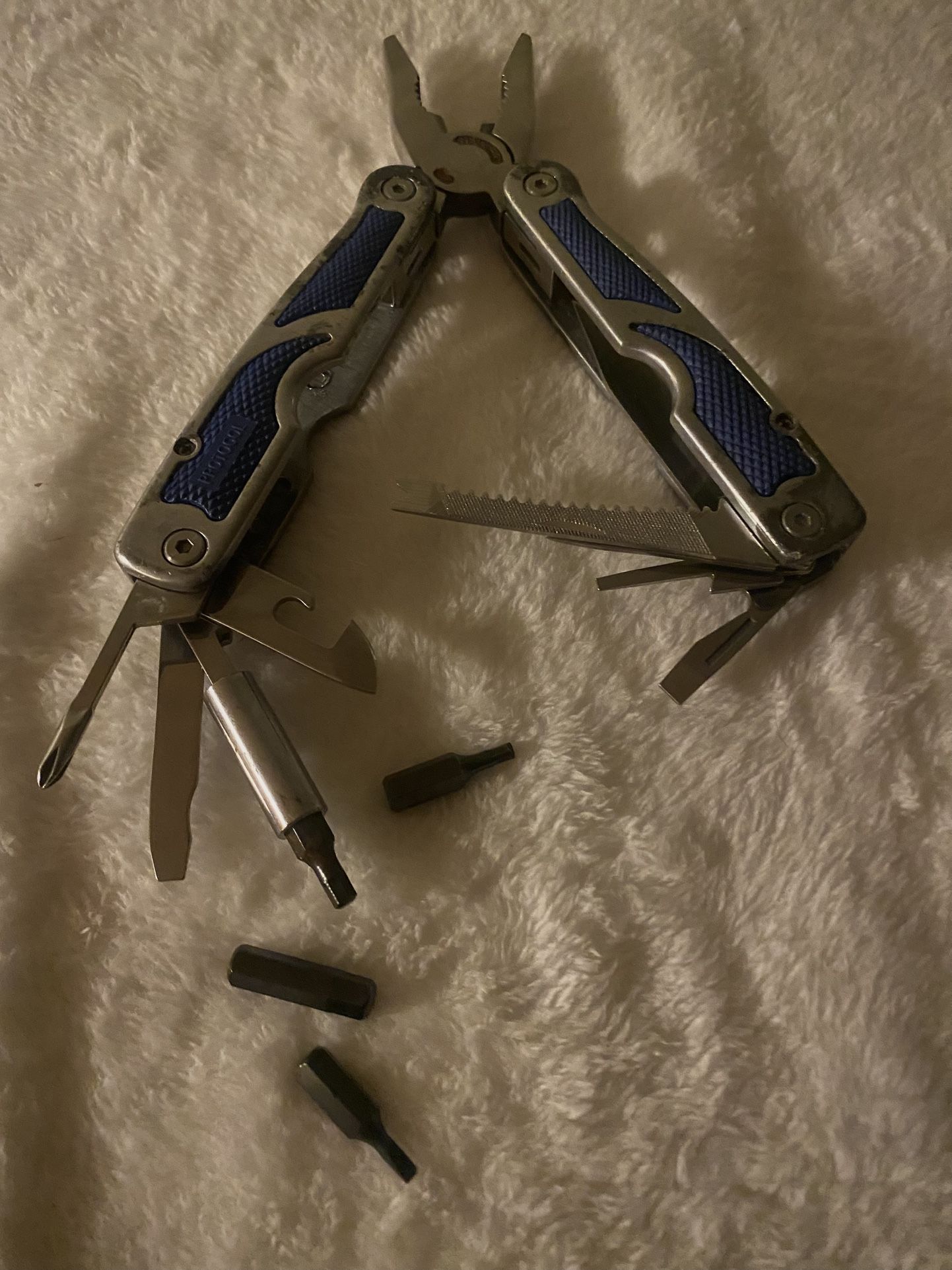 Multi-Tool with Case – Missing Bolts, Works Great