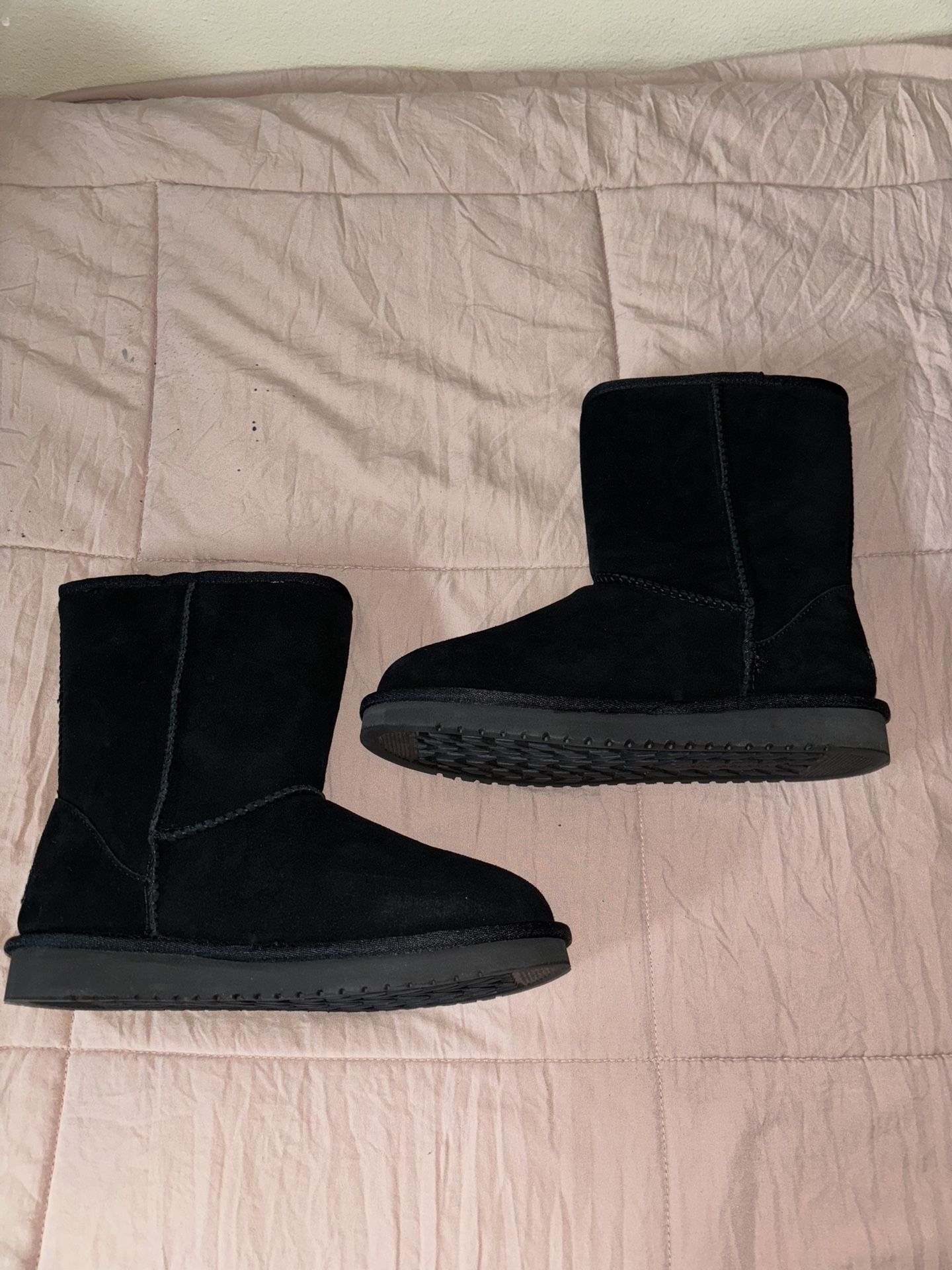 New Koolaburra by Ugg boots, 7.5 W