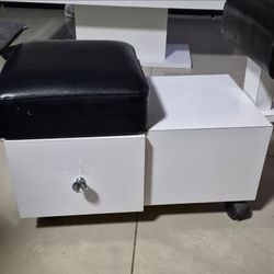 Pedicure cart movible with weels