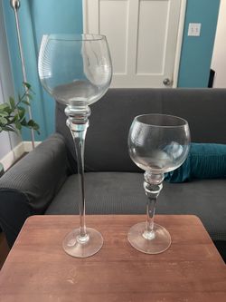 2 Vases