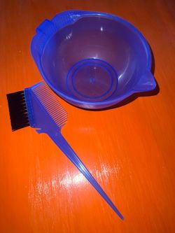 Clear Blue Plastic Hair Dye Mixing Bowl and Brush Set