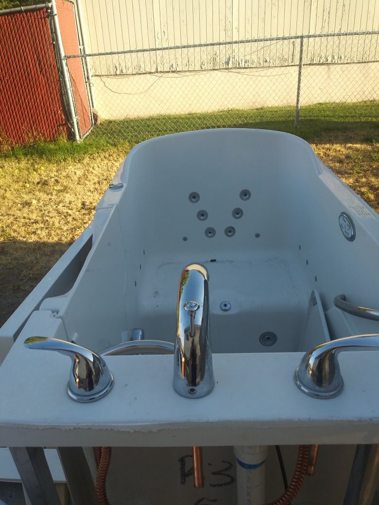 Hot tub