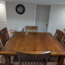 Dining Table with 6 Chairs 