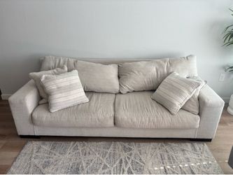 Creme couch