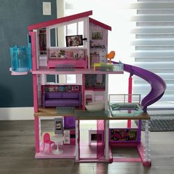 Like New Barbie Dreamhouse Doll House