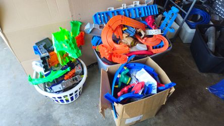 Hot Wheels race track Matchbox Cars