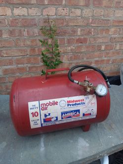 Midwest products  THE HEFTY 10 Gallon Air Tank