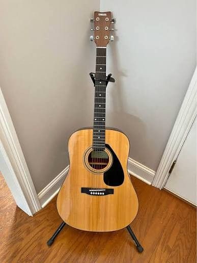 Yamaha Acoustic Dreadnought Guitar