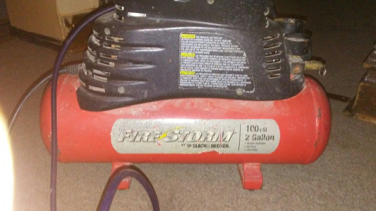 !!!Fire Storm by black & decker 2 gal compressor!!!