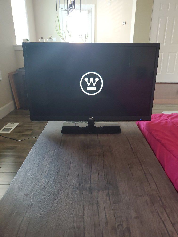 32 Inch Westinghouse TV