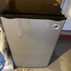 Igloo refridgerator