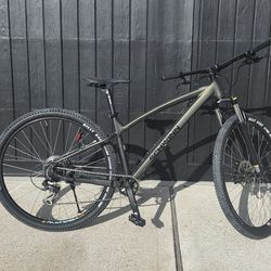 Schwinn Axum Comp 29 Mountain bike