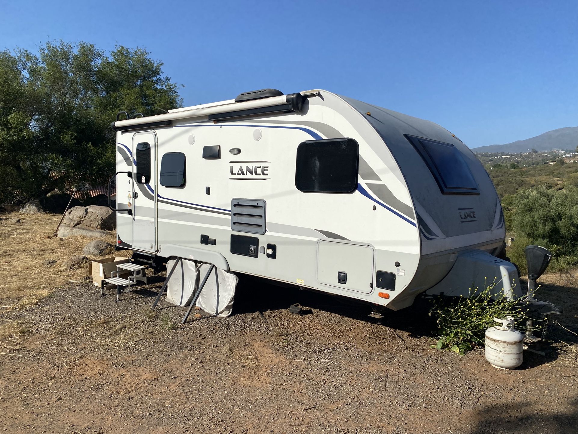 2020 Lance 1685 Travel Trailer β One Owner