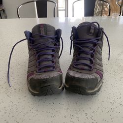 Women’s Columbia Hiking Boots Size 9.5
