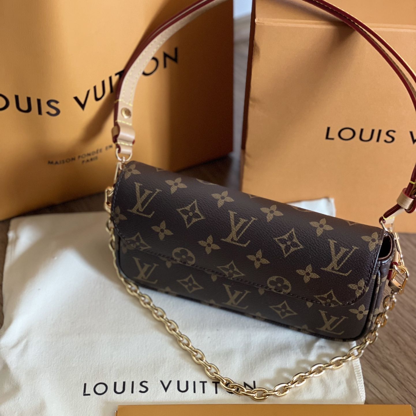 Authentic LOUIS VUITTON Blois Bag for Sale in Los Angeles, CA - OfferUp
