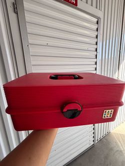 Red caboodles box