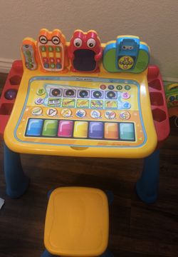 V tech learning activity. Great condition. Asking $30