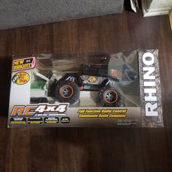 RC 4x4 truck Commande Radio Complete 2.4GHz
