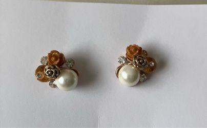 8 pairs/ Earring bundle