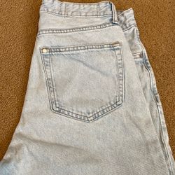 H&M LIGHT BLUE JEANS LOOSE AMPLE