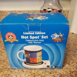 Vintage Looney Tunes Mug Warmer and mug new