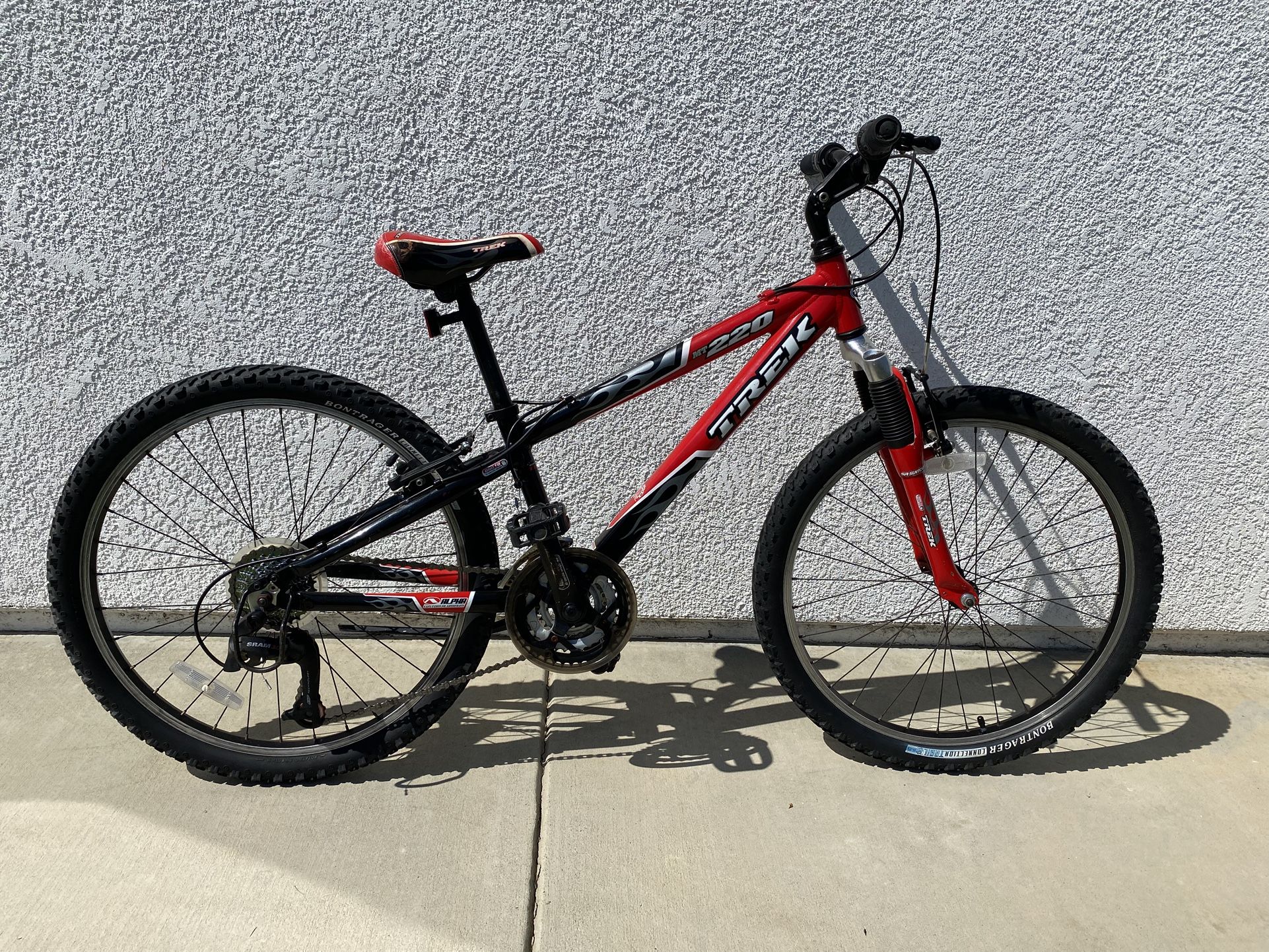 Trek MT220 Mountain Bike