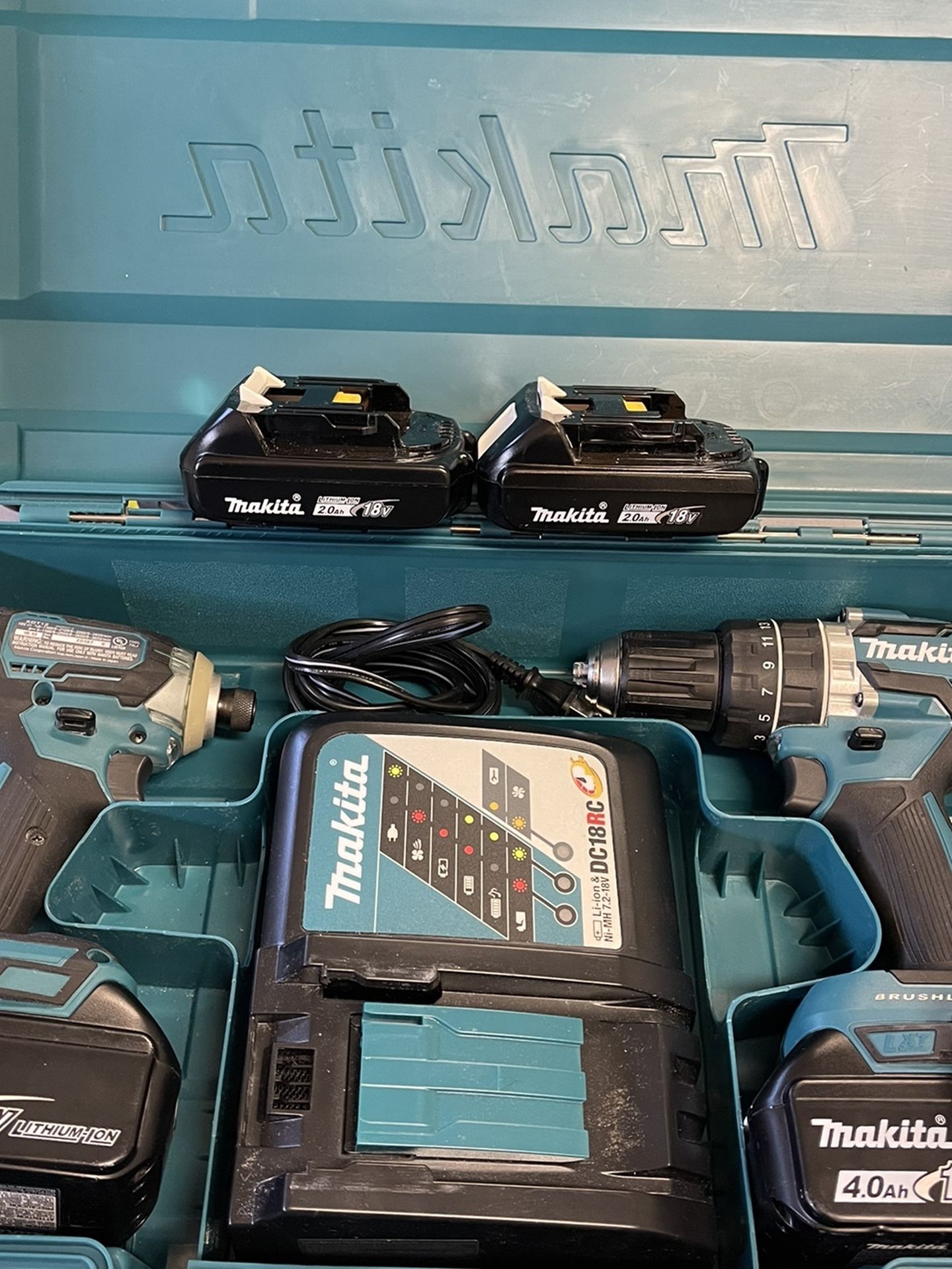 Makita 18V Hammer Drill & Impact Driver combo