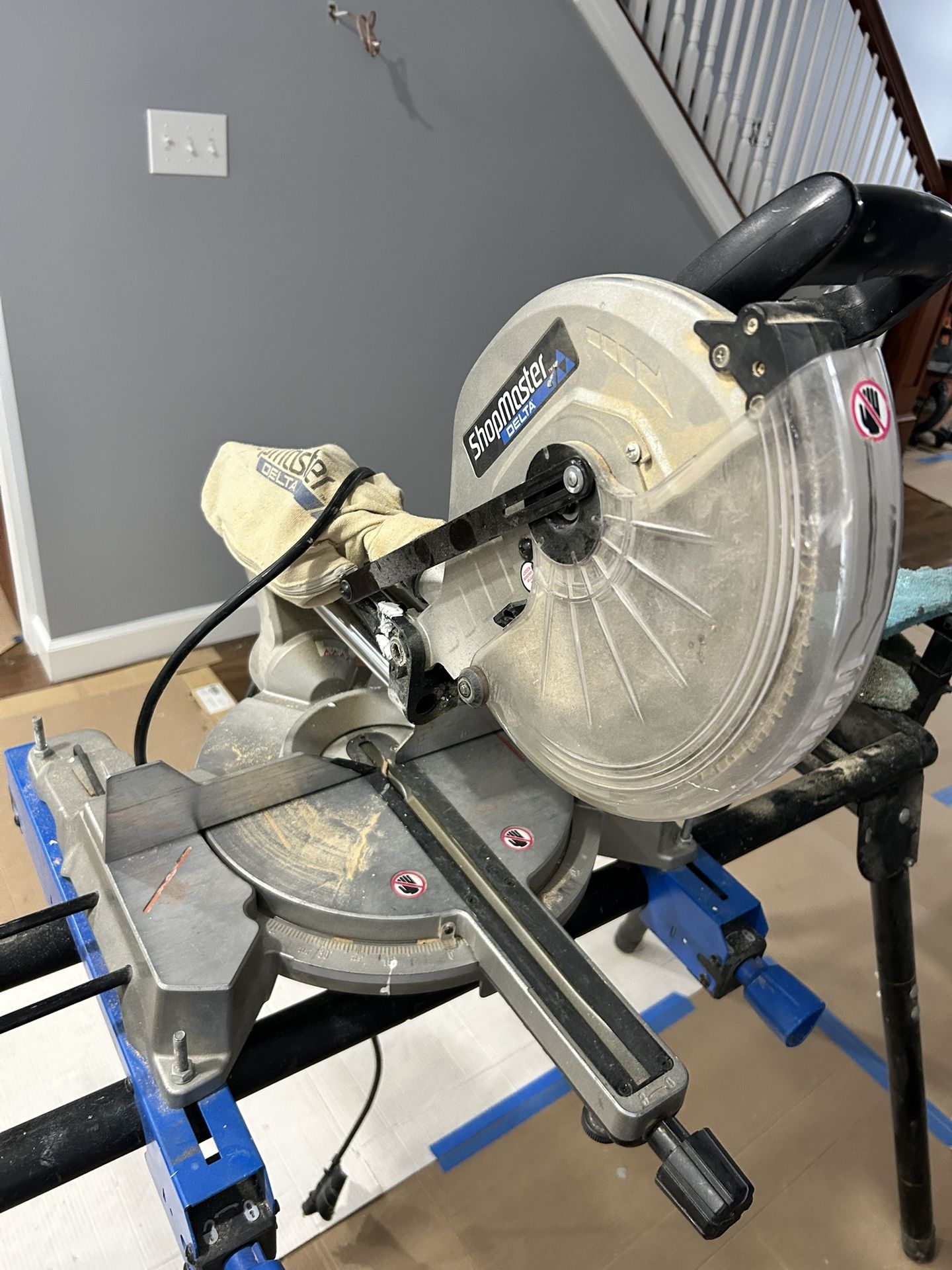 Delta Shopmaster 10in Sliding Saw