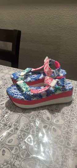 Woman  Plataform sandals