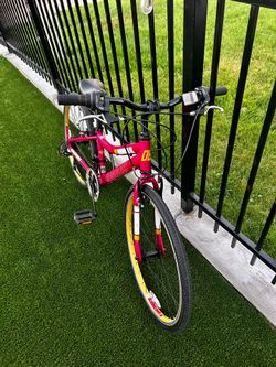 DIAMONDBACK CLARITY YOUTH HYBRID BIKE 24” Wheels