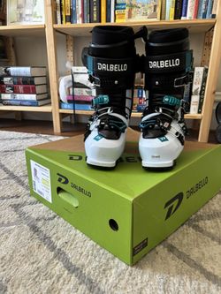 New Women’s Ski Boots!