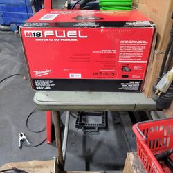 Milwaukee  6.5" Plunge Track saw And 55" Guide Rail 