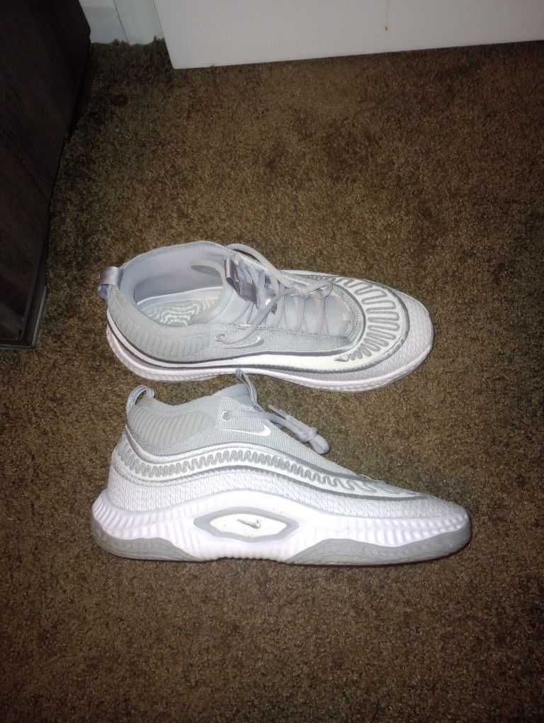 Nike Men's Cosmic Unity 3, Grey/White, Size 12