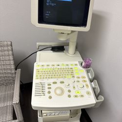 GE Logiq Pro Ultrasound Machine With Probles