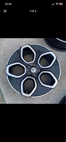 Mustang rims 20”