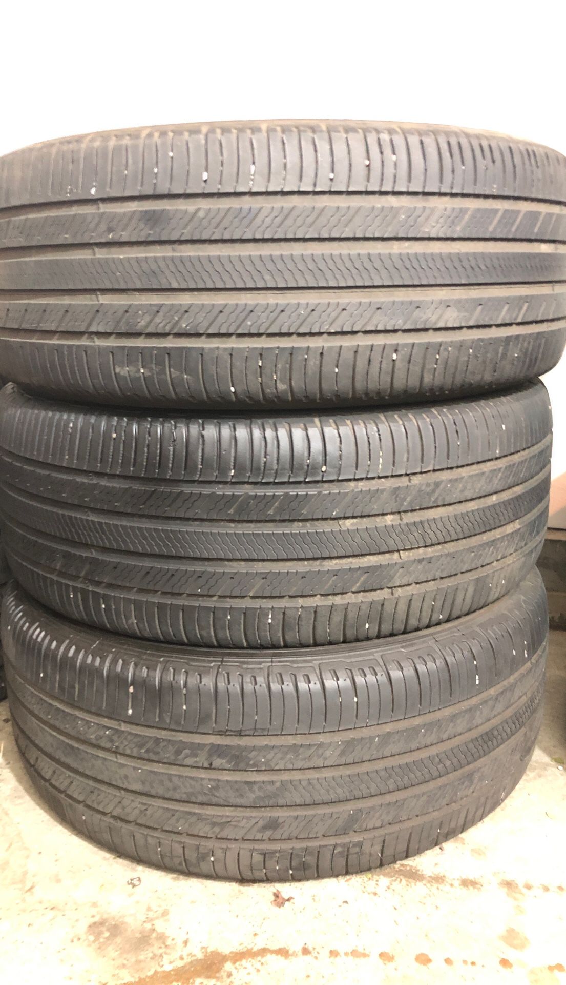 Michelin 255/45/20 tires 3 only. 75 takes all 3