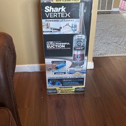 Shark Vacuum Cleaner *brand New Out The Box Never Used*