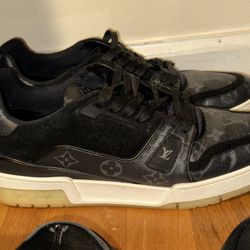 Louis Vuitton Sneakers Size 8