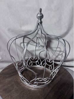 Silver metal crown