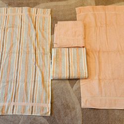 New Peachy/pink Bath Towels 