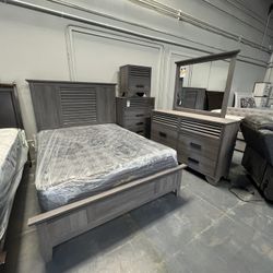 4 pc Queen Sized Bedset