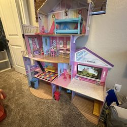 Doll House And Barbie Accessories 