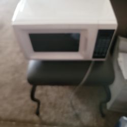 Microwave 700 Watts