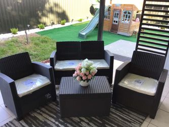 Patio Furniture / / Love seat / Set of chairs and coffee table