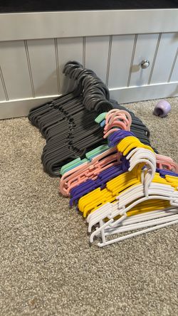 Kid / baby hangers