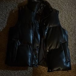 Women’s Best Black Excellent Condition