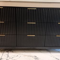 9 Drawer Black  Dresser